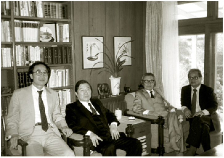 1977. 안병무 집에서 김대중(전)대통령과 함께