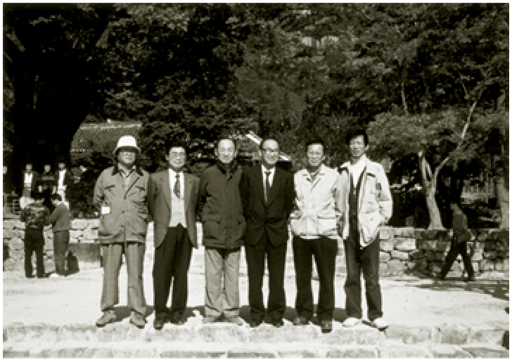 1993. 왼쪽부터 구중서, 임형택, 백낙청, 고은, 정해림, 유홍준