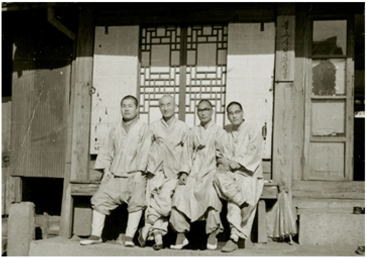 1952. at a institute of Sn(Zen)studies, Seoul